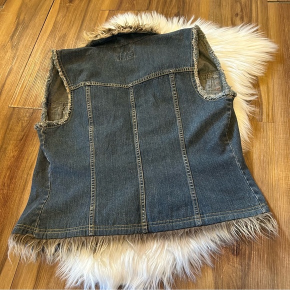 Vintage y2k Faux fur no boundaries vest size Large - Picture 4 of 5